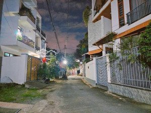 nhà mới ở ngay 3 tầng dt 81m ( 4,5 x 15 ) nở hậu 7,5m đầy tài lộc , đường số 11 phường tam bình tđ