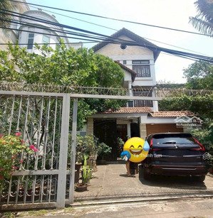 nhà đẹp 250m2 xd 3tầng 6pn lớn sau gigamall khu vip bên sông chủ rất thiện chí sang nhượng, sổ đẹp