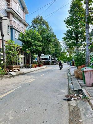 CẦN BÁN NHÀ 2 TẤM ĐẸP LUNG LINH ĐƯỜNG NHỰA TRONG KHU TÁI ĐỊNH CƯ - GIÁ: 6TY2