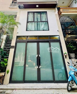 chính chủ bán đất tặng nhà 7 tầng thang máy - dòng tiền 70 triệu/tháng!