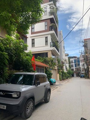 gia đình rất cần bán căn nhà 118m2 phố hồng tiến - bồ đề - ngay cầu chương dương bv tâm anh,..