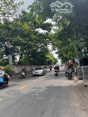 nhà 2tầng mtkd tân sơn p12 .gv dt94m2(4x24m) chỉ nhỉnh 12tỷ - đường lớn có vỉa hè- ngay sân gôn