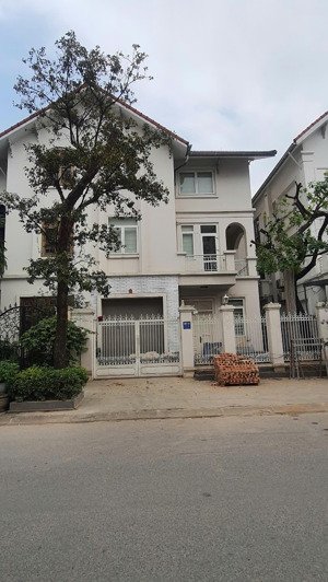 bán biệt thự 16b1 làng việt kiều châu âu nhìn chung cư kinh doanh tốt , 43 tỷ, 155m2, 5pn, 5wc