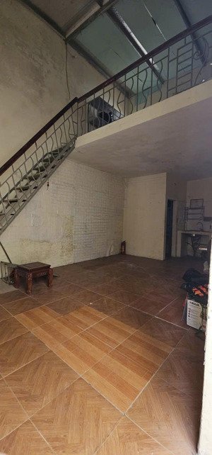 cho thuê nhà dài hạn tại phố thạch cầu, có thể bán hàng, thuận lợi sử dụng và an toàn.