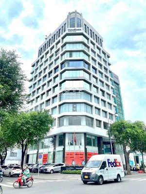 bán tòa nhà mt hai bà trưng - dt: 20x35m. cn 700m2 hầm + 10 lầu - hđt 1.8 tỷ/tháng - giá 375 tỷ