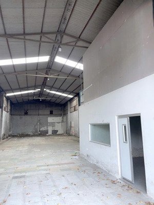 cho thuê xưởng mặt tiền mỹ phước tân vạn 300m2 có 3 pha