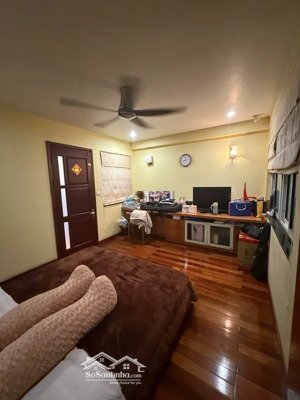 bán nhà phân lô vip ngõ 193 trung kính, oto tránh, dừng đỗ ngày đêm, 70m2, mt5m, 32.8 tỷ.