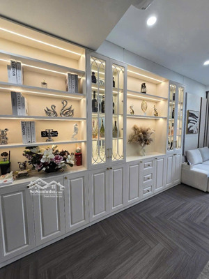 toà m1.
loại 3pn
diện tích : 75m giá: 6050 net ban công: tây bắc nội thất: full mới