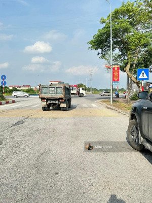 cần bán gấp đất tái định cư 100m bắc hạ- quang tiến ( nội bài )- sóc sơn . kinh doanh buôn bán.