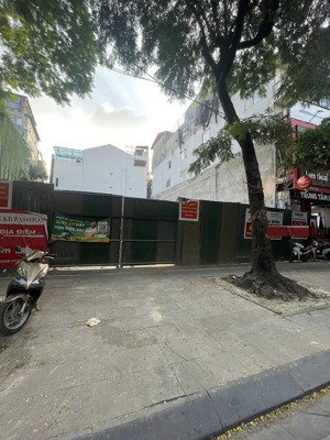 bán nhà đường hoàng quốc việt, xây tòa vp, gần tòa 789 tower, dt 98m2, mt 8m, 30.6 tỷ