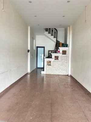 nhà mặt phố mai anh tuấn - view hồ hoàng cầu - một mặt phố, một mặt ngõ, đang cho thuê, gía 3x tỷ