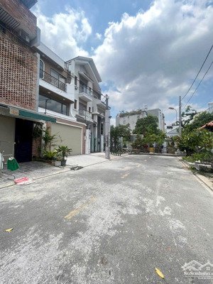 bán đất tttm gigamall- bề ngang khủng 11m - veiw sông- hiệp bình chánh - thủ đức.