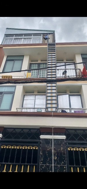 siêu phẩm chdv 3 tầng dòng tiền gần 40tr/tháng - tam phú - sổ riêng, hoàn công đủ