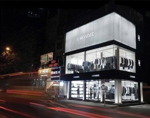 cho thuê nhà mặt phố tại cầu giấy với diện tích: 105m2 x 3 tầng, mặt tiền 6.5m, giá thuê thỏa thuận