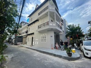 căn góc 2 mt đường phạm văn chiêu. hẻm 8m có vỉa hè khu đồng bộ chính chủ 50 năm