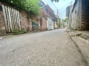 bán đất giang biên ô tô tránh sổ vuông đẹp giá chỉ 120tr/m2. dt 137m2 x mt 6.6m x giá 16.5 tỷ