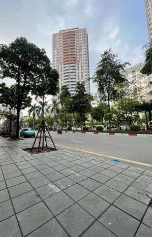 nhà mặt phố hoàng mai- hn- đường ôtô- 6 tầng thang máy- kd- gt thuaznj tiện.