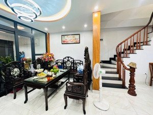 [siêu siêu rẻ]bán nhà minh khai, ngõ thông tứ tung, full nội thất sẵn ở, 50m, nhỉnh 10tỷ.