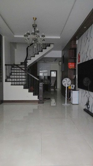 nhà mới xây, nội thất xịn sò phố đoàn thị điểm: 52m2 x 5 tầng, mặt tiền 4,2m. 20 tỷ.