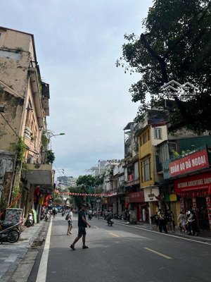 chia tài sản bán nhanh đất mặt phố hàng gai, hoàn kiếm - diện tích cực lớn, giá có tl