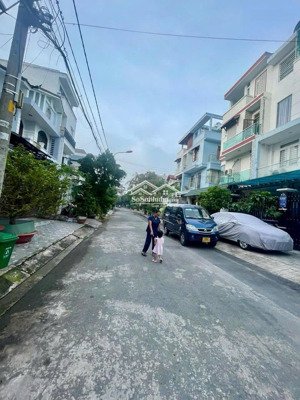 nhà cho thuê 2 tầng, dt 240m2 khu dân cư đường tô ký, tân xuân