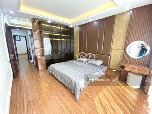 hiếm! nhà cực đẹp 51m2x5t đầy đủ nội thất. ôtô tránh cách chỉ 10m, cạnh hồ tây lộng gió phố xuân la