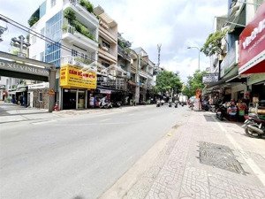 cách mt 1 căn phạm văn hai, p.3 tân bình giáp phú nhuận - gần sân bay