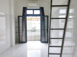 phòng trọ ban công có gác ngay man thiện