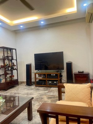 bán nhà ngõ 193 trung kính, quận cầu giấy, dt 110m2, mt 5m