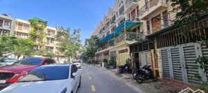 bán căn lk đối diện chân chung cư diện tích 64m xây 4 tầng. hà đông.