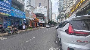 rẻ nhất thị trường nhà mặt tiền đường hùng vương ngay trung tâm khu phố tây khách du lịch sầm uất