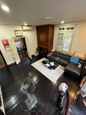 biệt thự tầng 2 pháp cổ sổ đỏ 50/100 m2 sử dụng - view mặt phố lõi ba đình - nguyễn biểu - rất víp