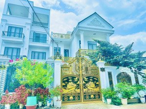 căn nhà phố mặt tiền cực đẹp_ dt khủng 8x20m_ trệt lầu, sân thượng, mái che thang_ sát quận 12