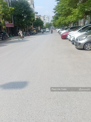 bán nhà cấp 4 mặt đường kinh doanh 25m,diện tích 52m2 ,giá 320tr/m2,lh 