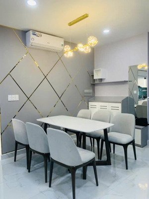 bán căn 3pn - 96.5m2, giá 3 tỷ tầng cao đầy đủ nội thất, sẵn sổ