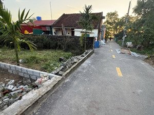 đất đẹp mặt tiền ứng hòa gần chợ, trường, hành chính vị trí vàng giá tốt!