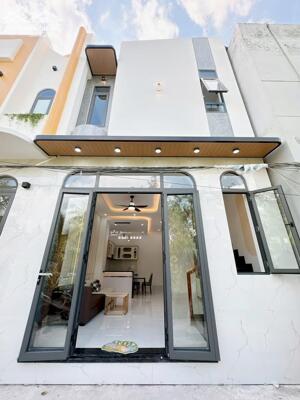 Nhà trệt lầu xây mới gần Đại học Y Dược và Đại học FPT