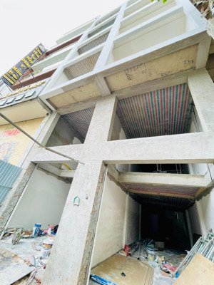 mặt phố kinh doanh sầm uất - 7 tầng thang máy - nhà xây mới koong - vỉa hè đá bóng - 2 thoáng trước