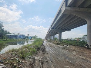 bán nền d48 đường số d6 kdc cbcnv đại học mở tp.hcm 152m2 (8x19m) giá chỉ 6,9 tỷ