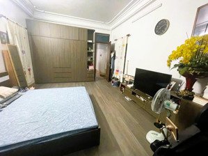 bán nhà hào nam, đống đa, yên tĩnh, xanh mát, phân lô, ô tô tránh, sổ đỏ nở hậu (0385)