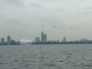 bán nhà mặt phố quảng khánh, 1,6 tỷ / m2, 180m2, giá tốt chỉ với