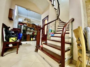 bán nhà đào tấn 40m2 4 tầng mặt tiền 5m giá chào 8,5 tỷ