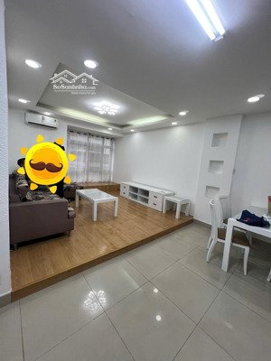 bán căn hộ 88m2, 2pn, 2wc, có nội thất tại chung cư sky garden phú mỹ hưng, quận 7