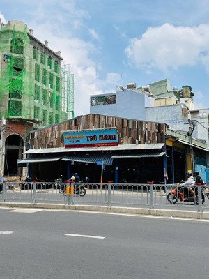 3 mặt tiền đại lộ 258 dương quảng hàm 18 x 18m xây dựng được 1 hầm 9 lầu