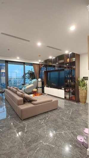 chính chủ cần cho thuê căn hộ 2 ngủ 2 vệ sinh full nội thất đầy đủ khu đô thị tây hồ tây starstarla