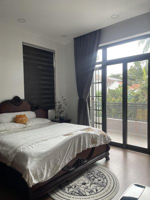 bán căn nhà mặt tiền đường bùi viện q1 tp. hcm