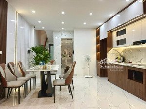 6 tầng thang máy-full nội thất-43m2-hơn 10tỷ ttq. đống đa- trường chinh- giải