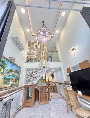 khu ẩm thực chợ hoa - hồ thị kỷ q10