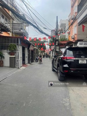 110.8m2 đất mặt ngõ 415 ngô gia tự - ngang 4.2m - có nhà cũ 2 tầng