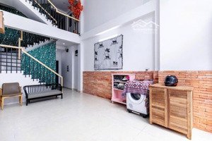 căn hộ dịch vụ 5 tầng - 12 phòng full nội thất - gần 100m2 - thu nhập 70tr/tháng - chỉ 12 tỷ